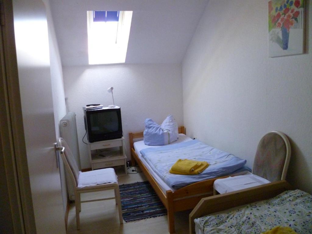 Hotel Rotbuche Westoverledingen Rum bild