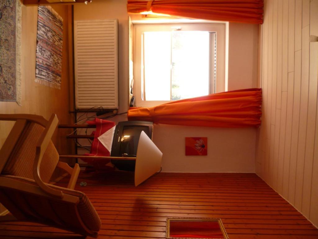 Hotel Rotbuche Westoverledingen Rum bild