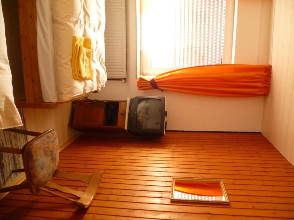Hotel Rotbuche Westoverledingen Rum bild